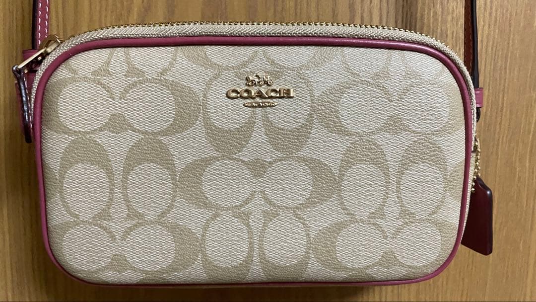 13日限定お値下げ【COACH スマホショルダーバッグ ベージュ/ピンク】