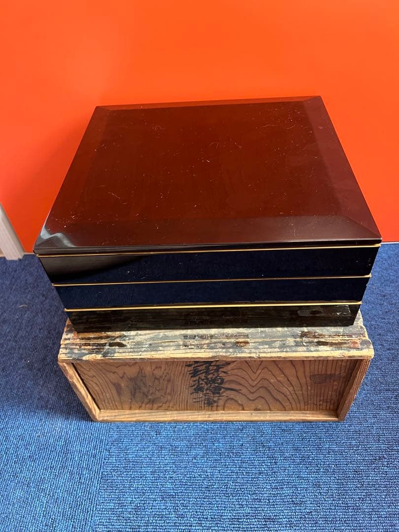 1294  光琳描絵三重　蒔絵　果実文　梅文　花文