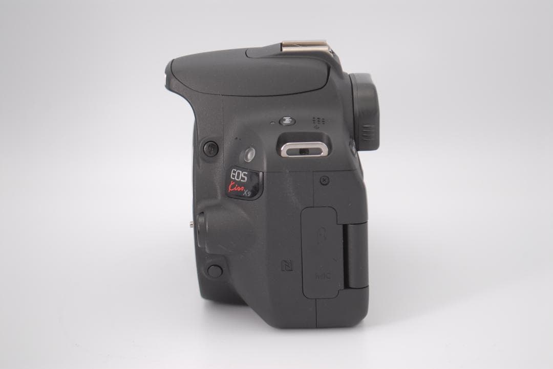 美品⭐️軽量⭐Canon Kiss X9 一眼レフ Wi-Fi機能搭載 初心者向け