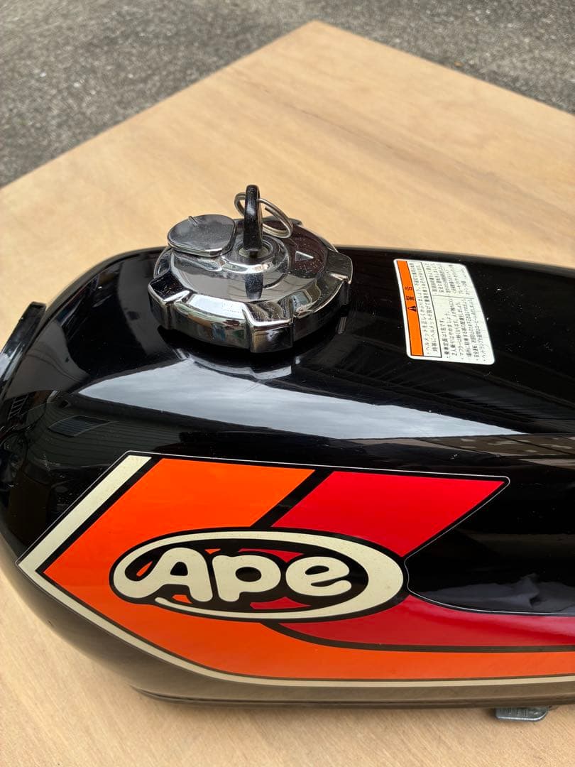 Ape バイクタンクキャブ車用　黒/オレンジ　キャップ鍵付き