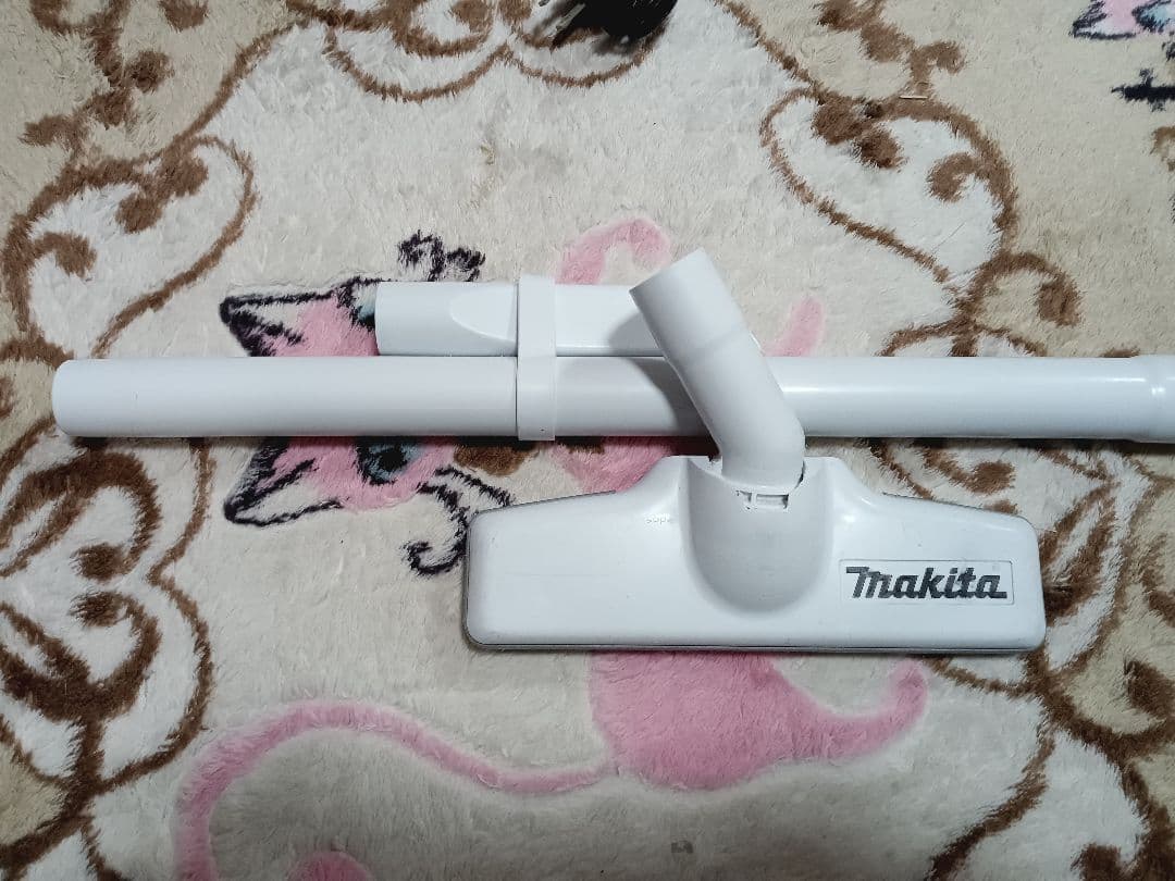 マキタ CL106FD 充電式クリーナー　バッテリー、充電器付