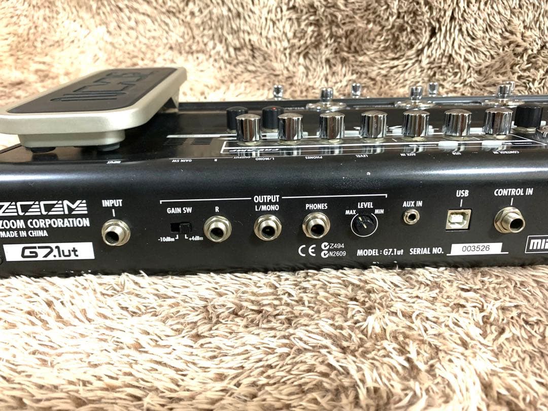 ZOOM G7.1ut ギターマルチエフェクター　アダプター付属