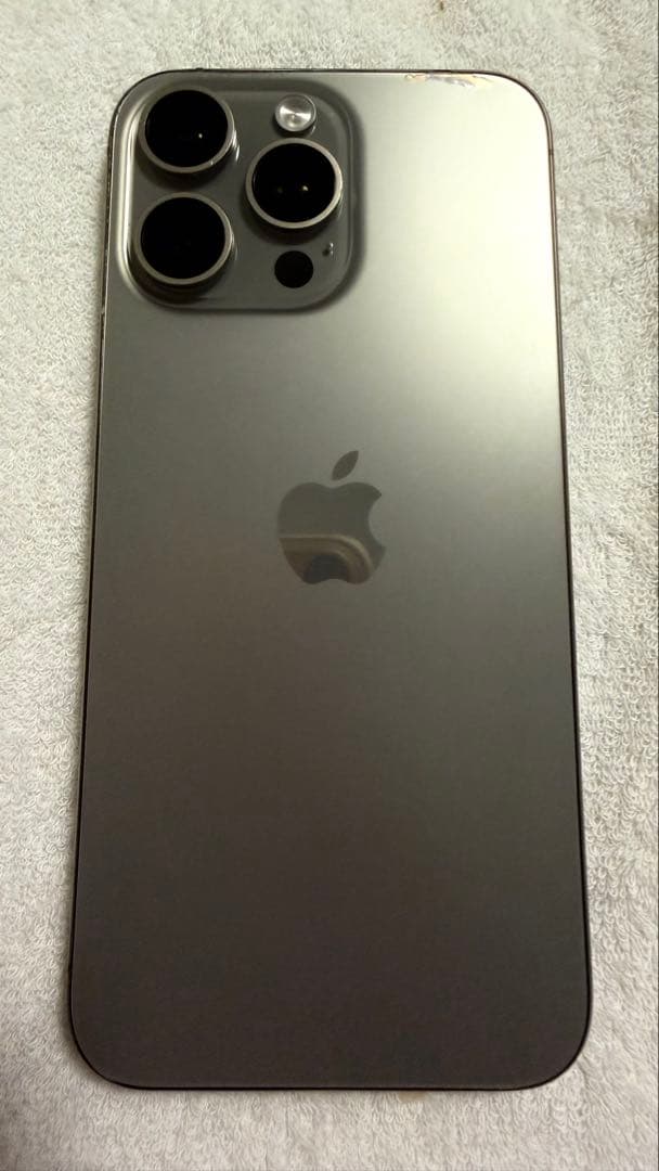 iPhone 15 Pro Max 256GB ナチュラルチタニウム 訳あり