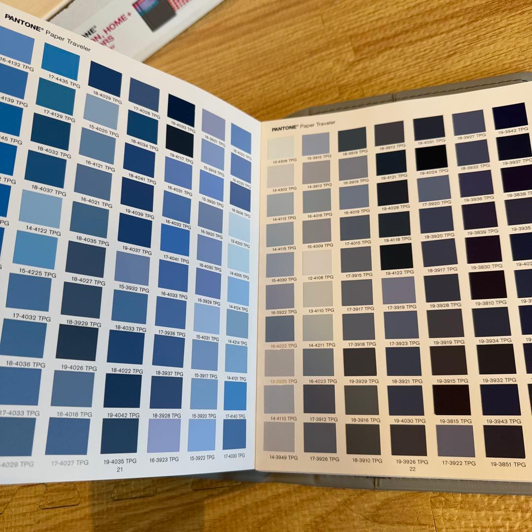 【ほぼ新品】PANTONE 色見本 FHIP610A