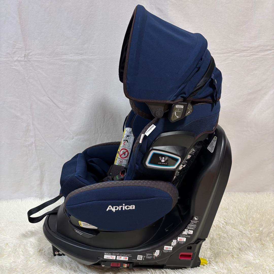 美品 アップリカ フラディアグロウ ISOFIX360° セーフティー ネイビー