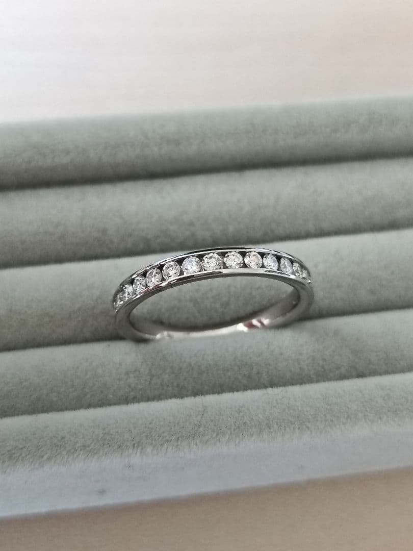 スタージュエリー 9号 プラチナ ハーフエタニティ リング 0.28