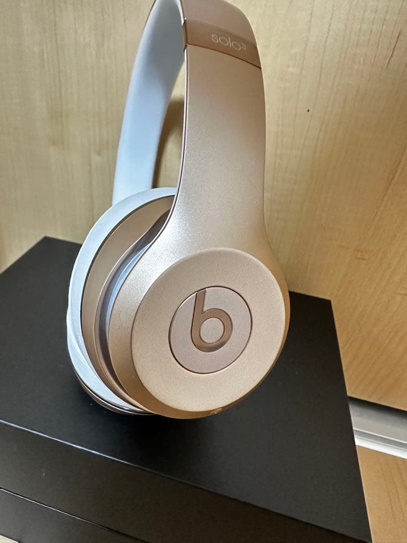 【美品】beats solo3 wireless ヘッドホン　付属品付き！