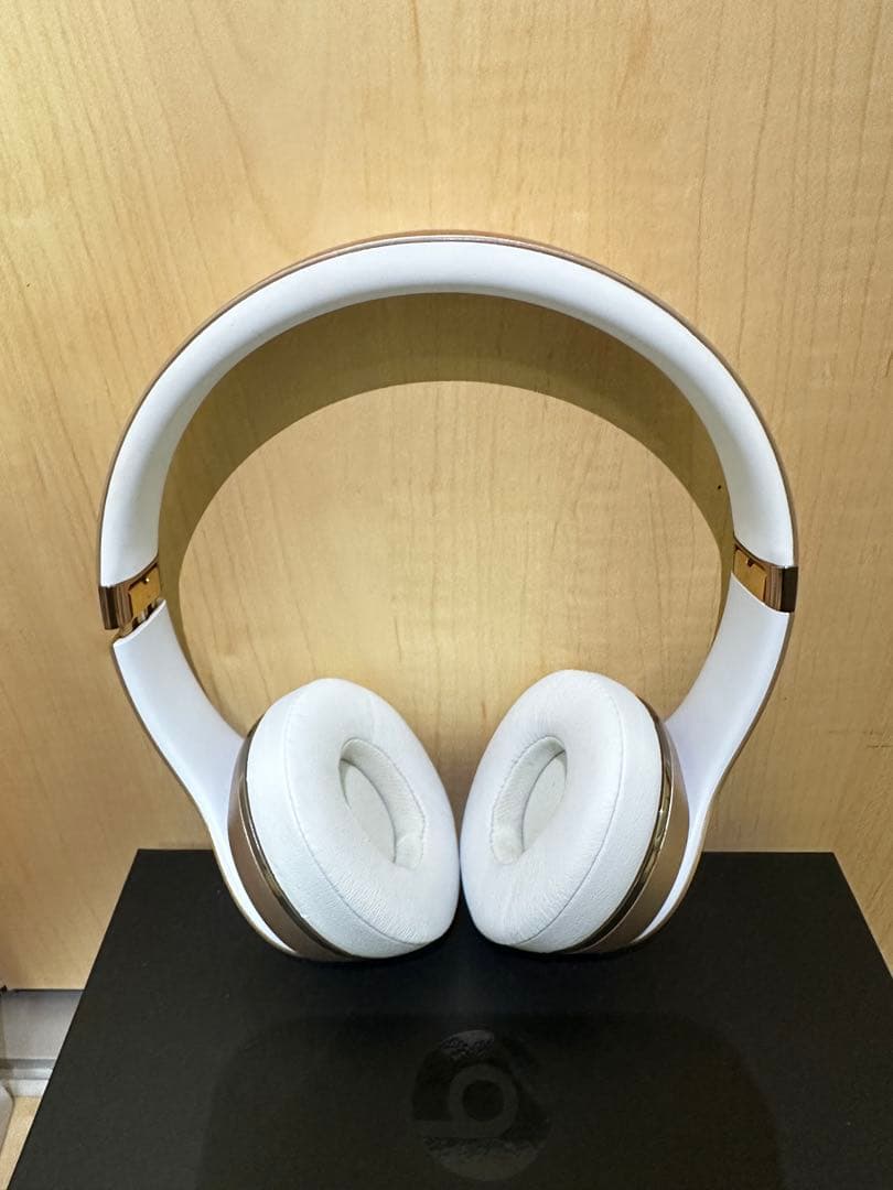 【美品】beats solo3 wireless ヘッドホン　付属品付き！