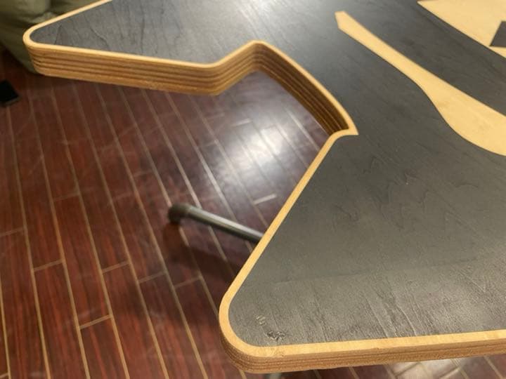 これは珍しい♪異形カフェテーブル インダストリアル ロデオクラウンズ