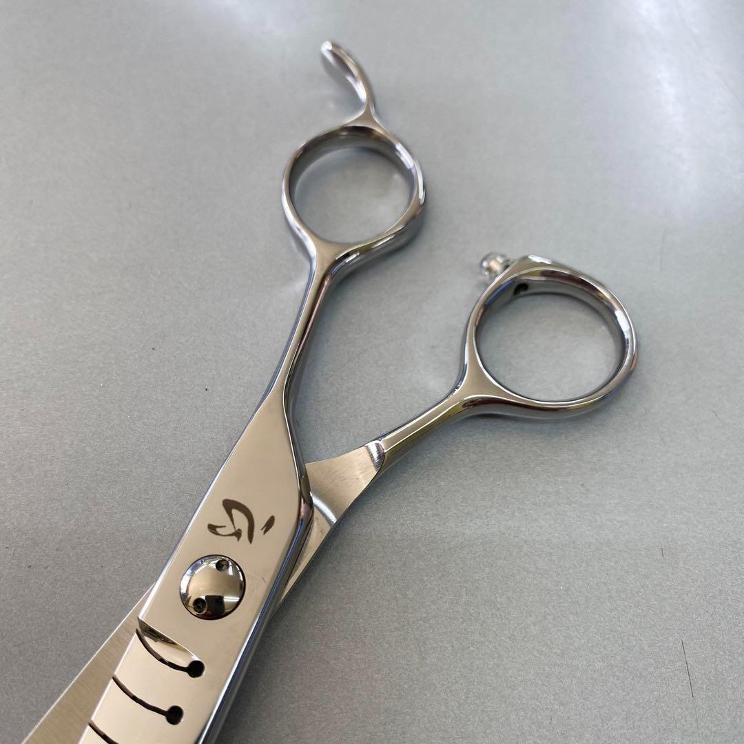 7インチシザー ６０% スピードアップ！新品　トリミングに最高の逸品！切れ味抜群
