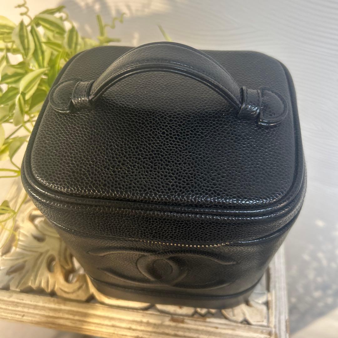 CHANEL ブラック レザー ハンドバッグ