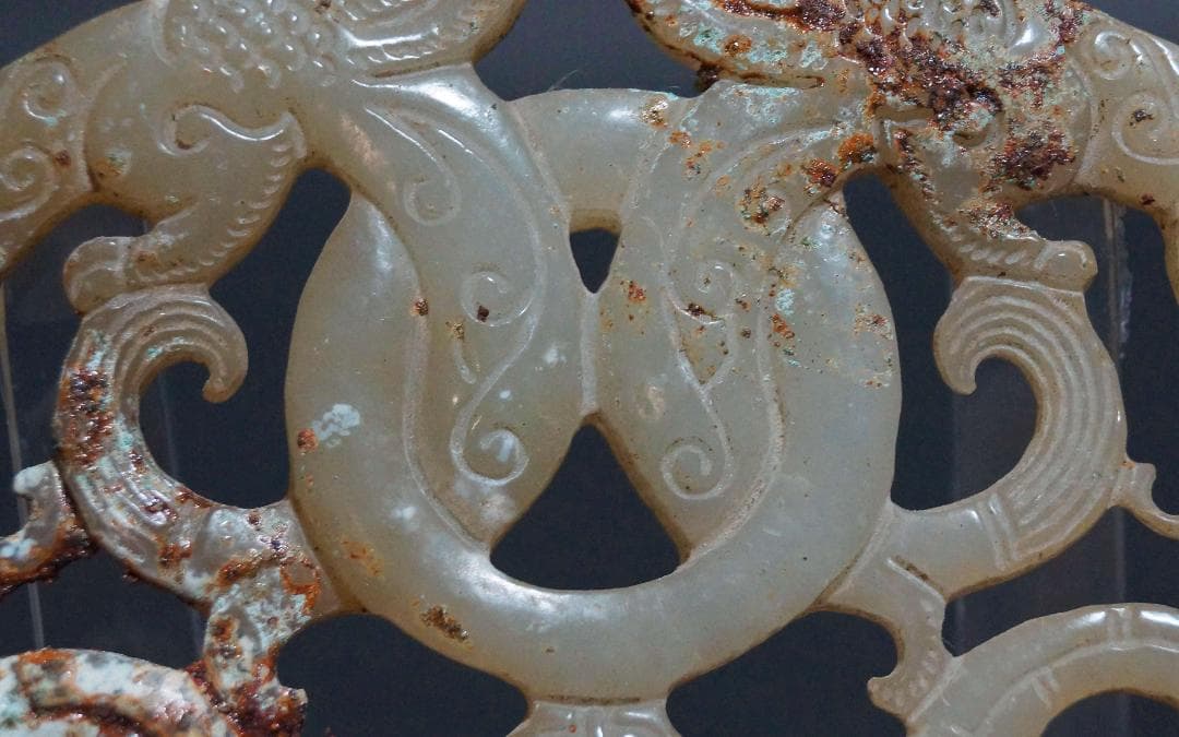 古玉 和田玉(ホータン)細工透かし彫り『獣』根付 緒締玉 玉佩 提げ物 装飾品