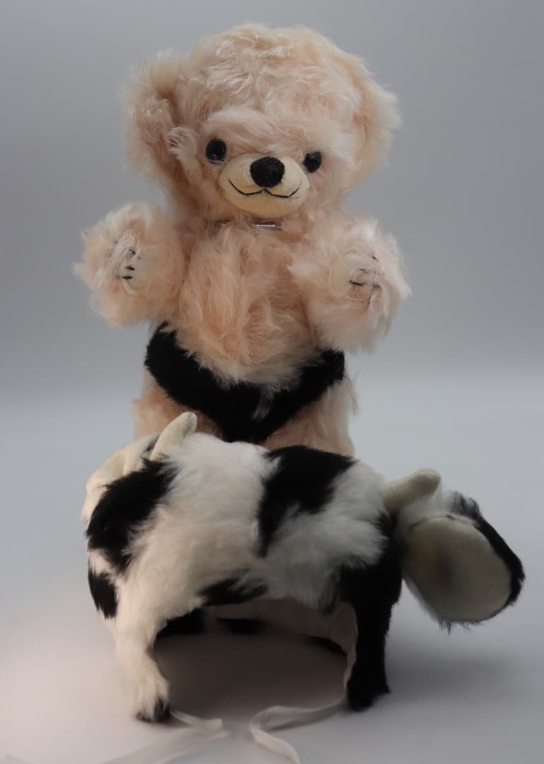 チーキー・カウ2009年度干支 牛耳の被り物 日本限定 MERRYTHOUGHT