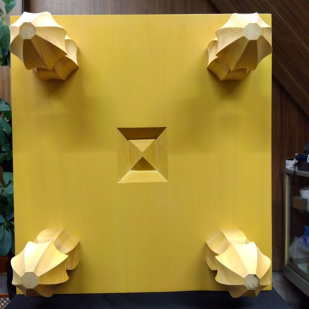 【国産　本榧　4寸碁盤　芯持ち】