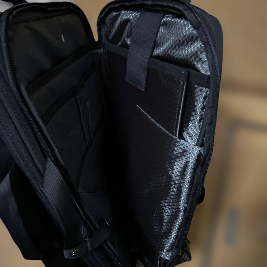 美品］Evoonマルチビジネスリュック3.0 大容量 拡張機能 多機能 撥水加工