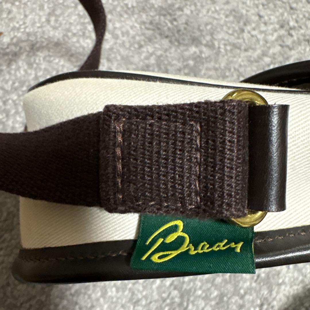 BRADY ブレディ COLNE MINI ショルダーバッグ　ホワイト