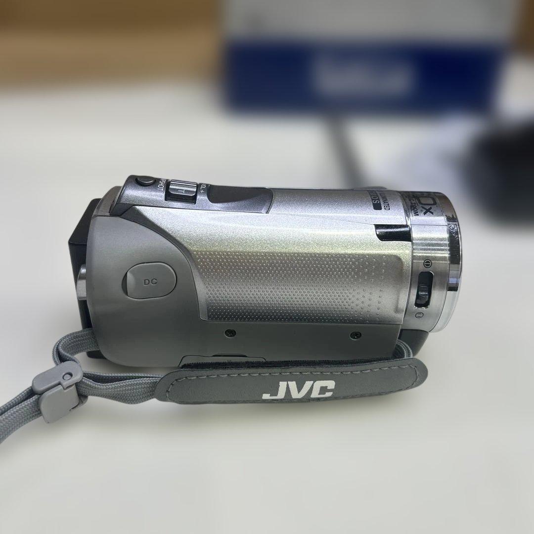 6353【程度良好】JVCケンウッド Everio シルバー GZ-E109-S