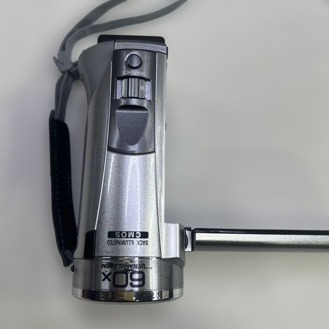 6353【程度良好】JVCケンウッド Everio シルバー GZ-E109-S