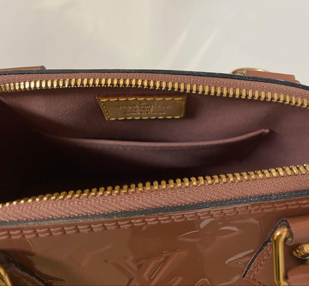 LOUIS VUITTON　ルイヴィトン　 モノグラム ヴェルニ　ベージュピンク