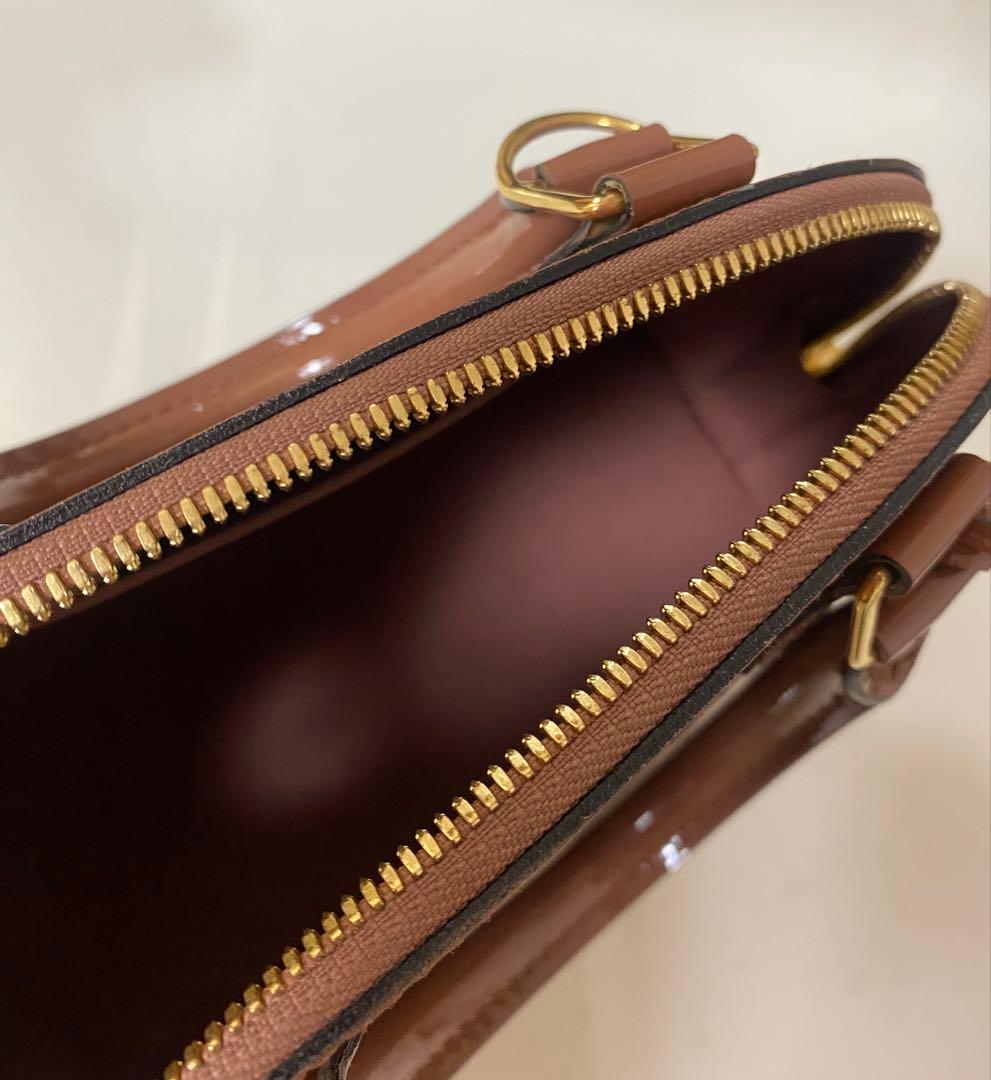 LOUIS VUITTON　ルイヴィトン　 モノグラム ヴェルニ　ベージュピンク