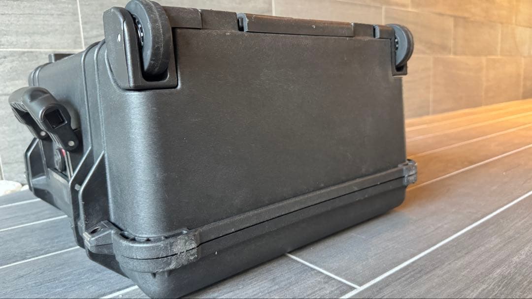 Pelican 1560 キャスターケース ブラック