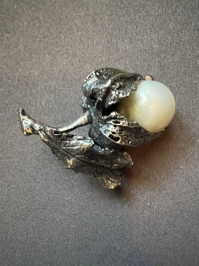 大珠本真珠ホウズキモチーフ、ブローチ兼ペンダントトップ 彫金作家1点物