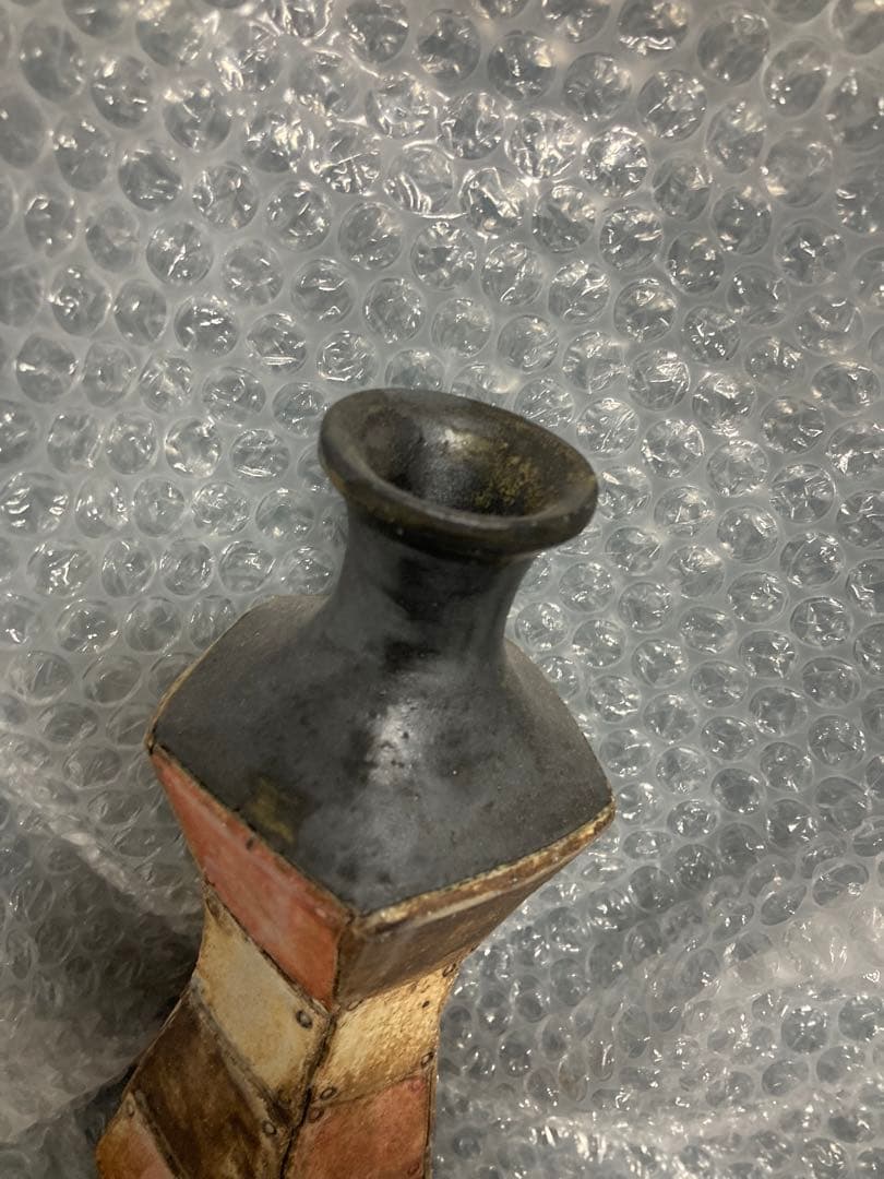 オキ　マコト　炭化花瓶