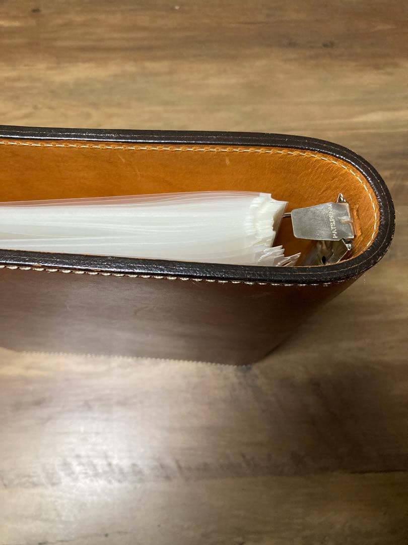 バインダー　レザー　A4 UNUSED