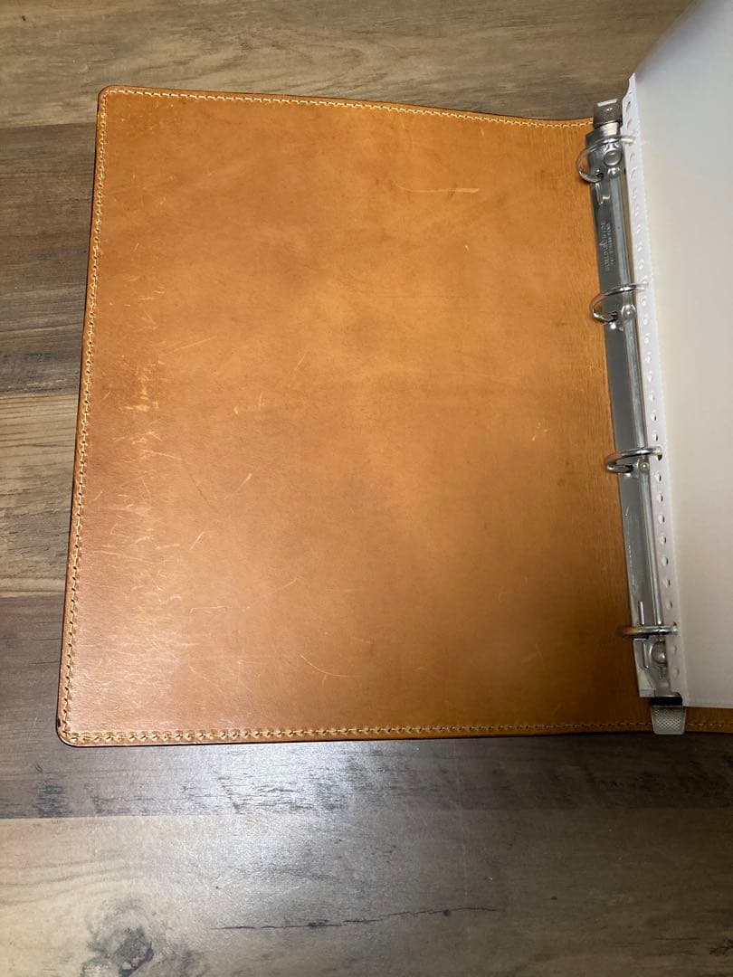 バインダー　レザー　A4 UNUSED