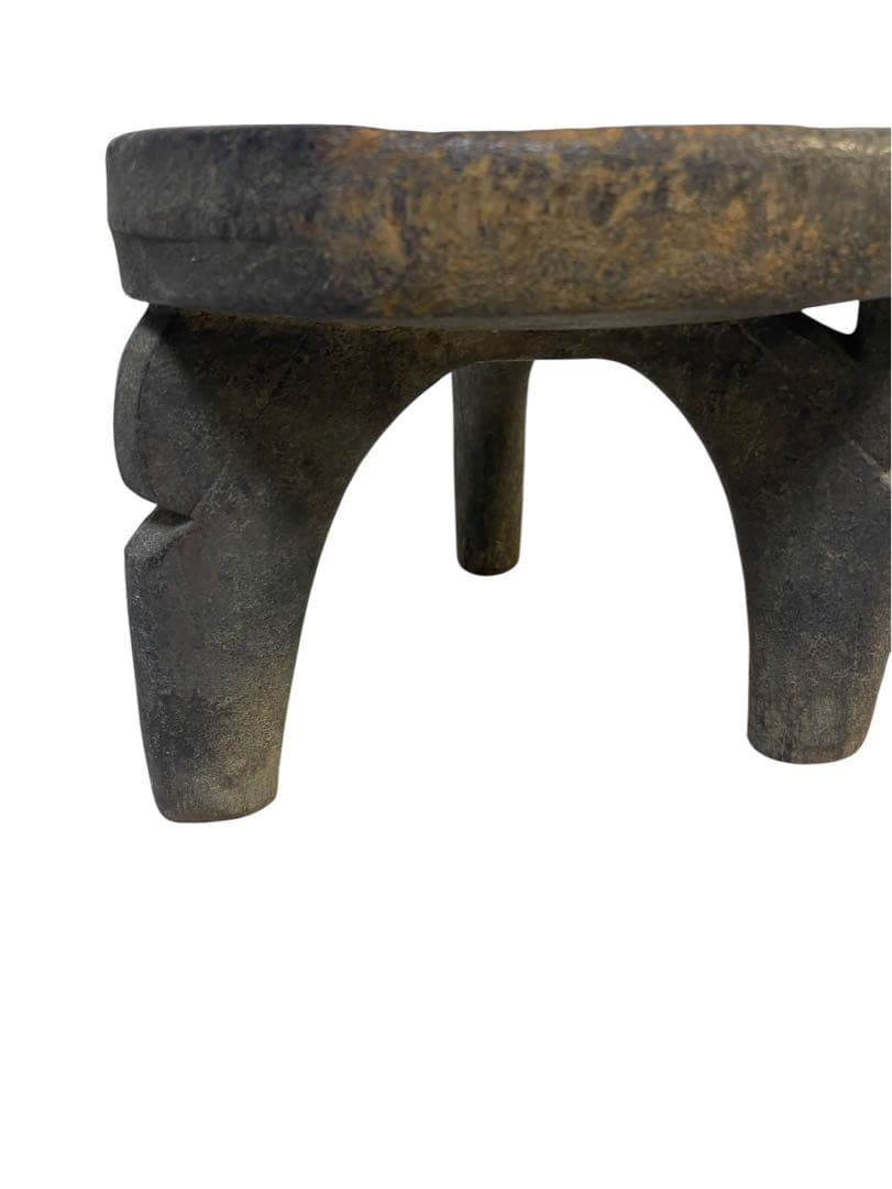 アフリカンスツール 手彫り 椅子 アンティーク　木製 丸型スツール