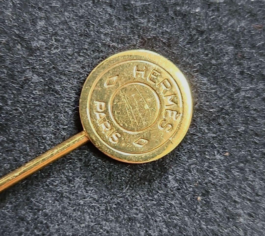 HERMES ゴールドピンバッジ 箱付き