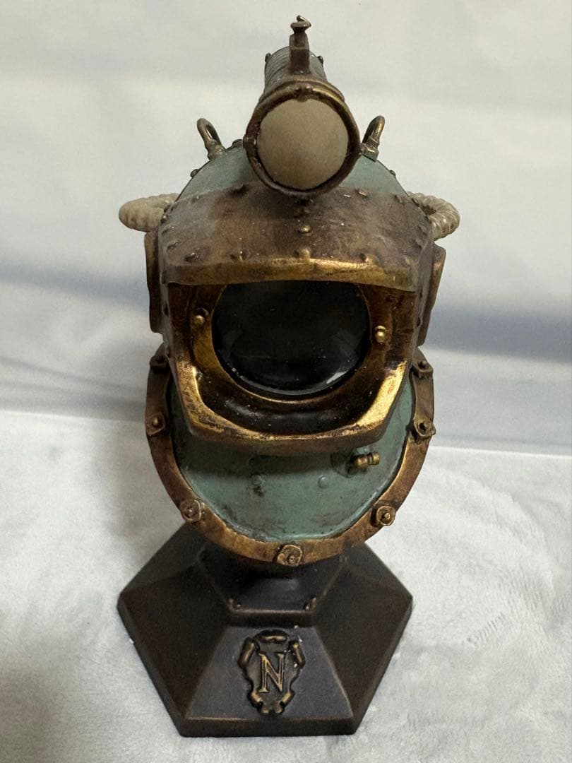 ディズニー 海底2万マイル ネモ船長 クルー ヘルメット レプリカ スタチュー
