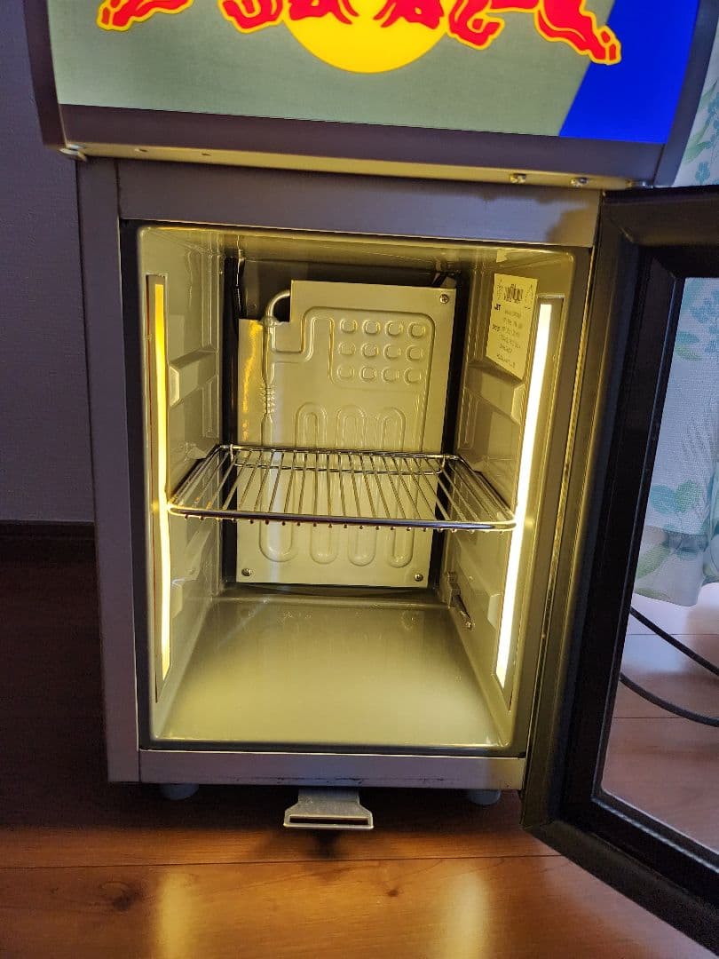 レッドブル冷蔵庫