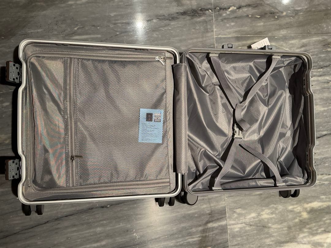 【非売品】機内持ち込み可 adidas キャリーケース スーツケース シルバー