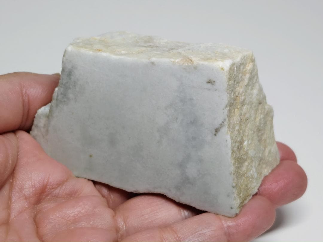 高透過・白 365g 翡翠 ヒスイ 鑑賞石 原石 自然石 誕生石 鉱物 鉱石