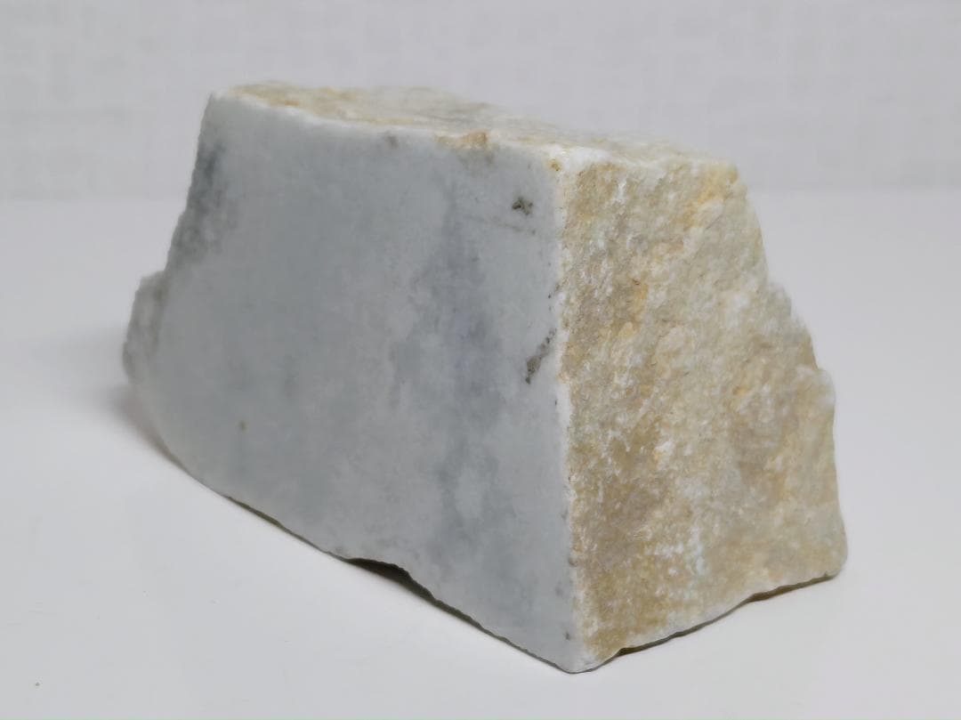 高透過・白 365g 翡翠 ヒスイ 鑑賞石 原石 自然石 誕生石 鉱物 鉱石