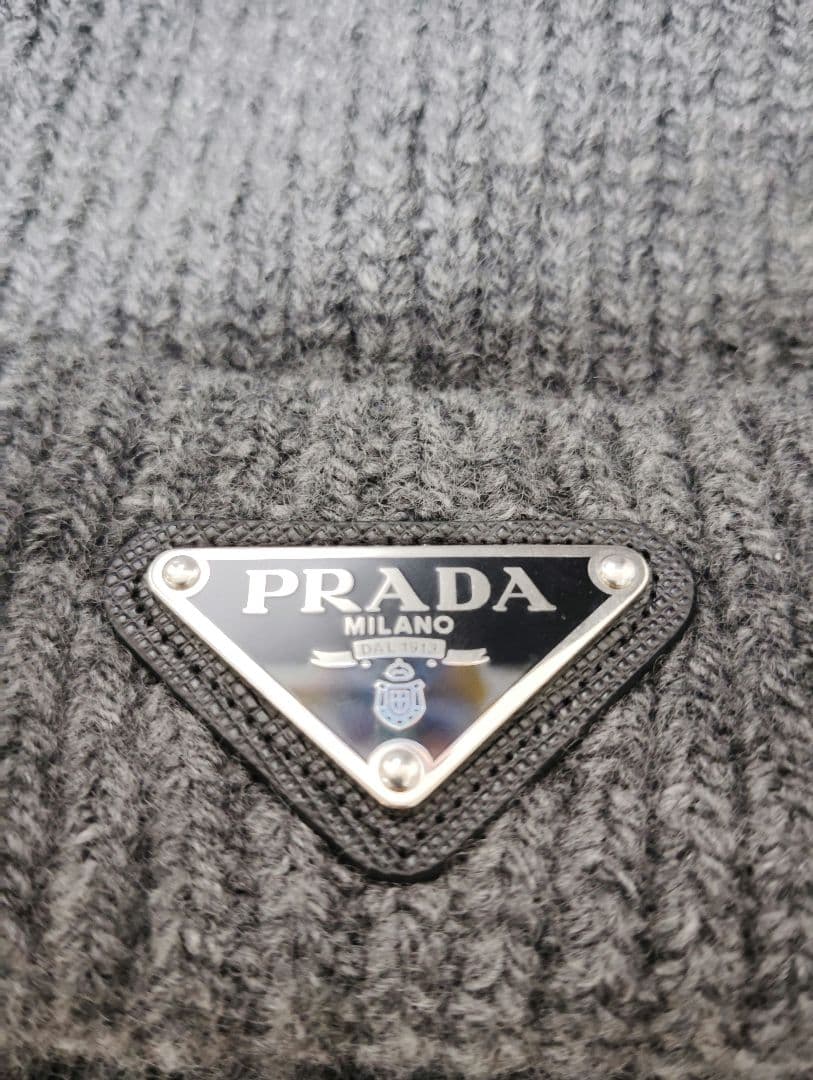 PRADA グレー ニット帽