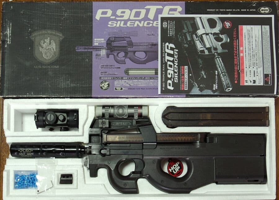 東京マルイ P-90 TR 300連射マガジン&ドットサイト付き