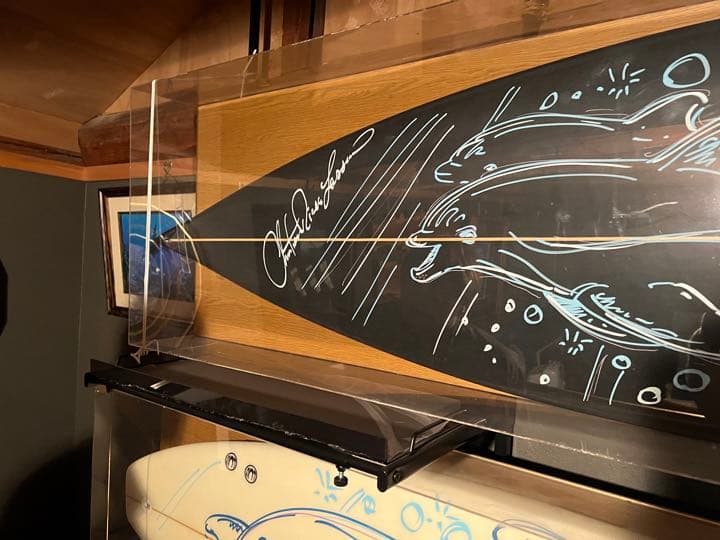 ラッセン直筆サーフボード黒色