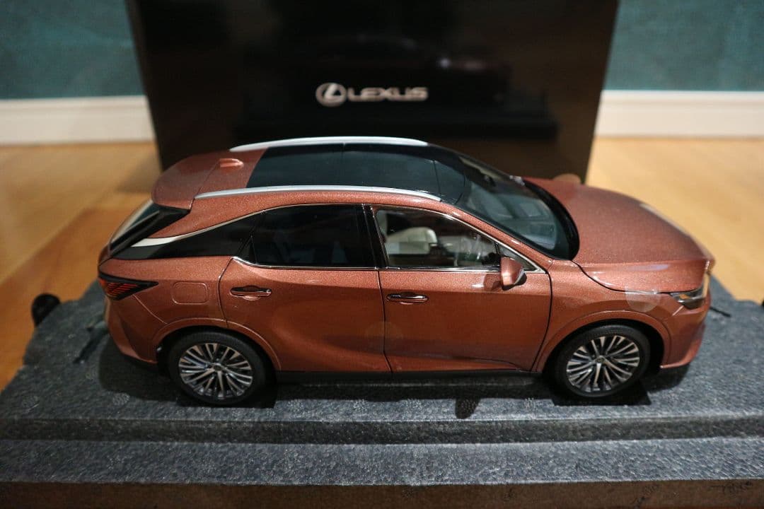 Lexus RX ソニックカッパー ミニカー 1/18