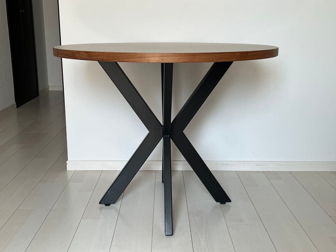 かなでもの　リノリウム　ラウンドテーブル