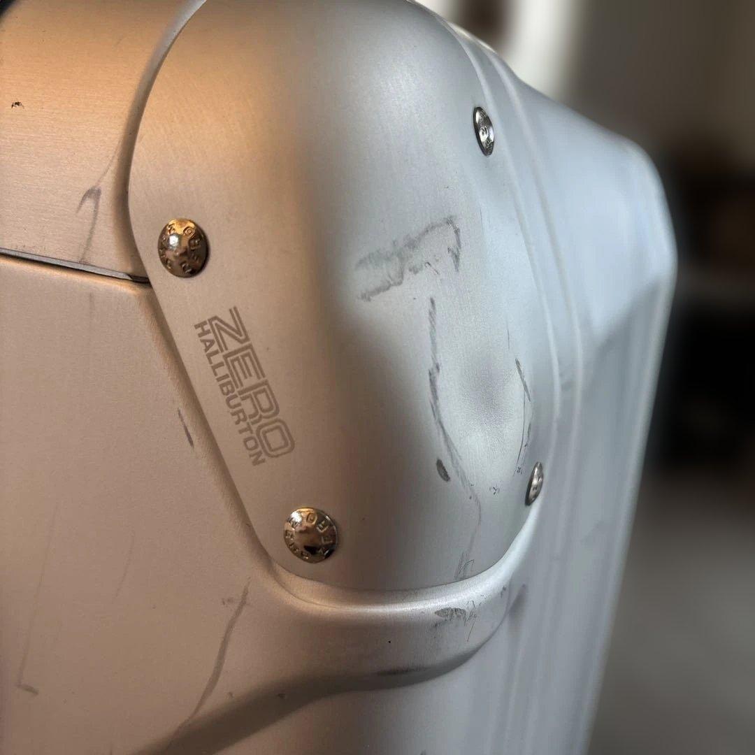 【ZERO HALLIBURTON 】アルミキャリーケース