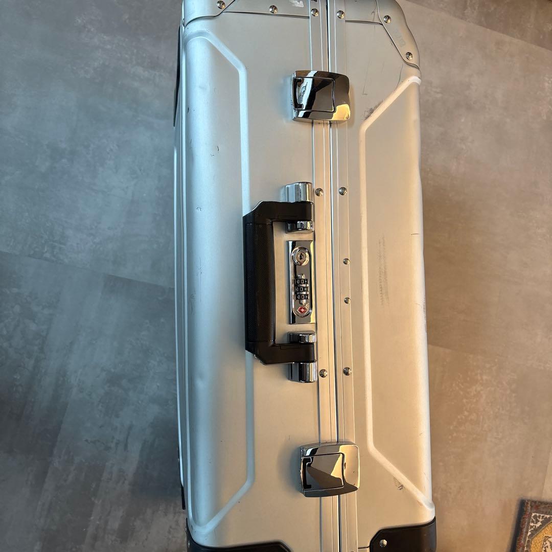 【ZERO HALLIBURTON 】アルミキャリーケース