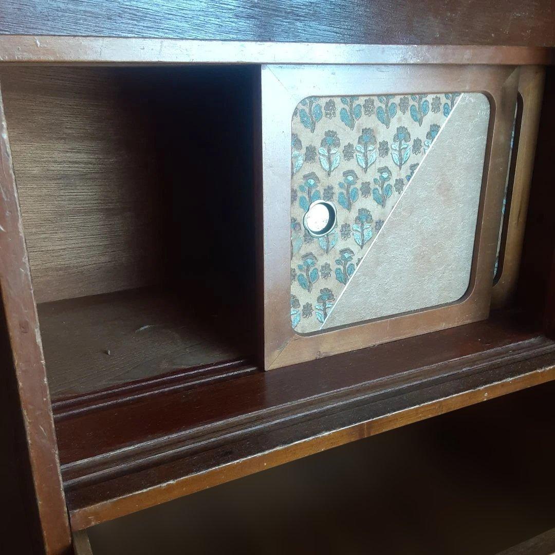 茶箪笥　アンティーク 木製キャビネット ガラス扉付き　昭和レトロ