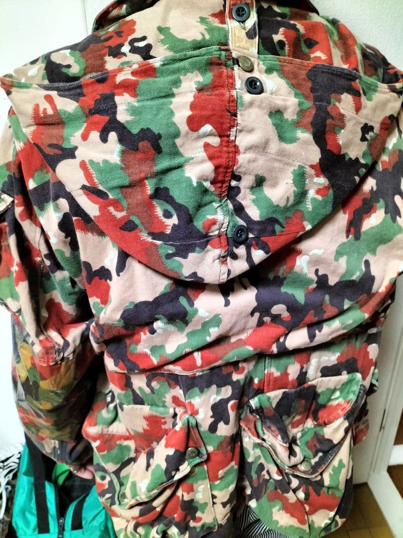 迷彩ジャケット フード付き