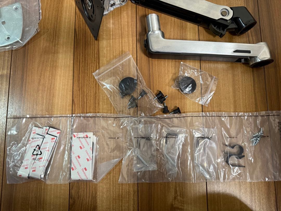 エルゴトロン LXデュアル デスク マウント アーム スタッキング (アルミ