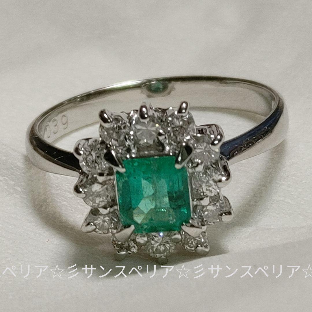 Pt900 エメラルド0.43ctとダイヤモンド0.39ctのフラワーリング