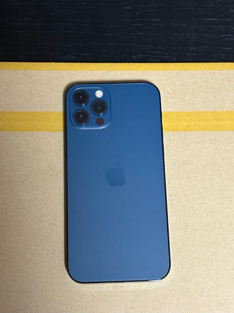 新品フィルムおまけ付き　iPhone 12 Pro グラファイト　256GB