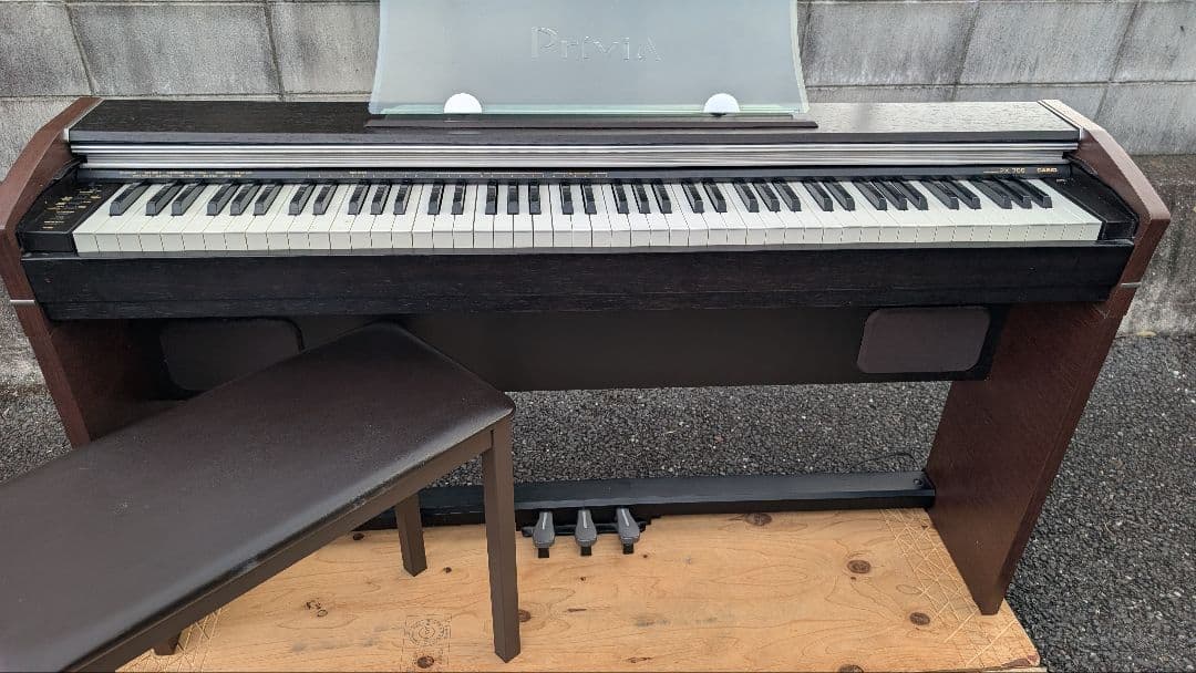 送料込み CASIO 電子ピアノ PX-700 2006年製 スリムで超美品