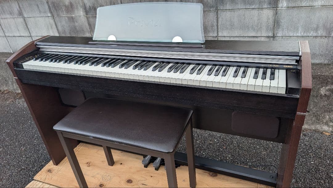 送料込み CASIO 電子ピアノ PX-700 2006年製 スリムで超美品